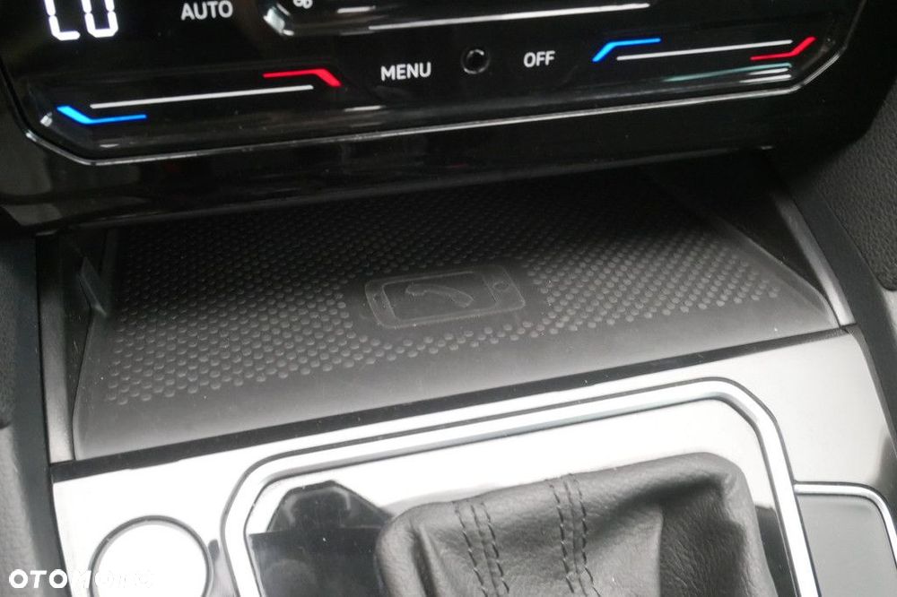 Volkswagen Passat Variant 2.0 TDI SCR Business DSG - 26