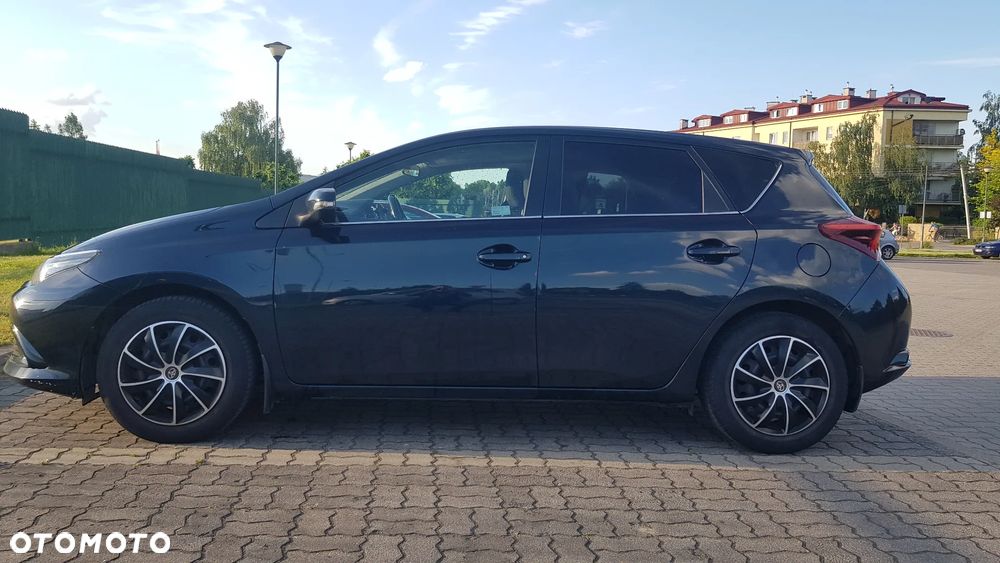 Toyota Auris 1.6 Premium - 5