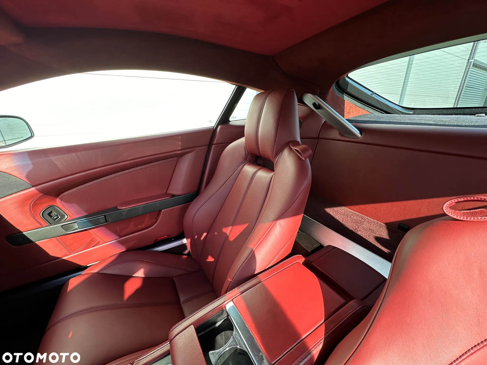 Aston Martin V8 Vantage Sportshift - 29
