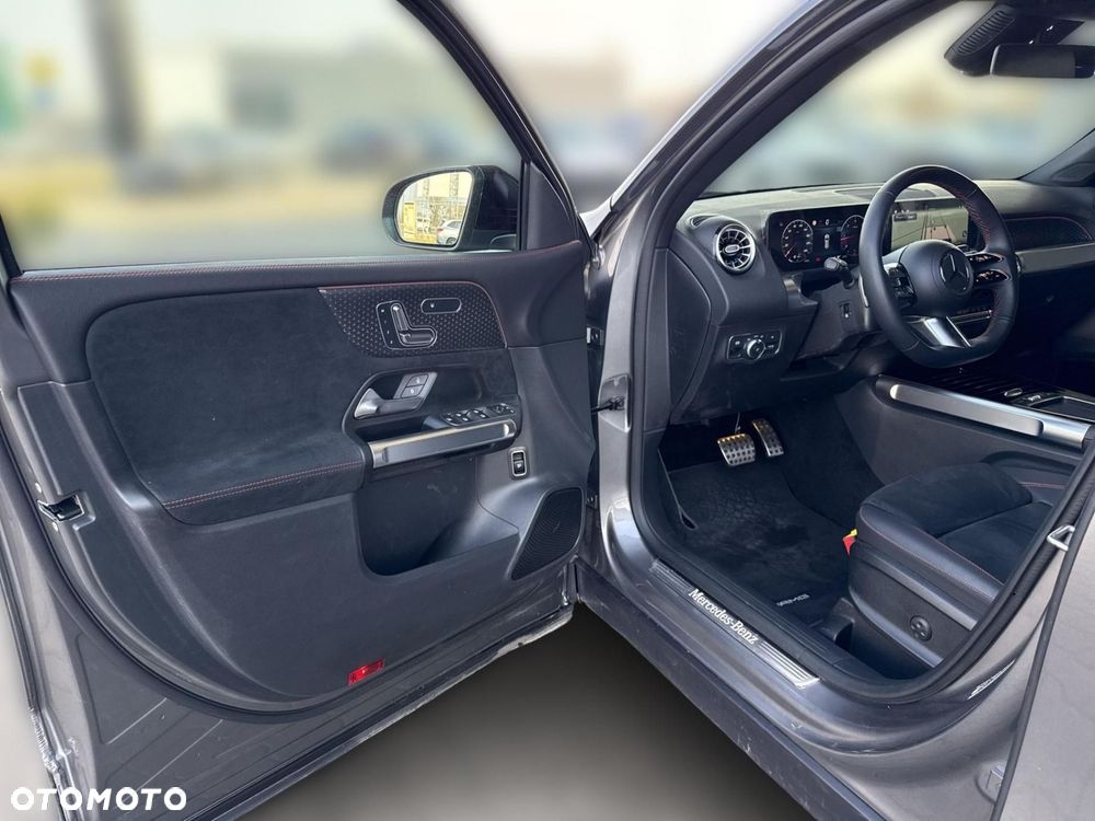 Mercedes-Benz GLB - 10