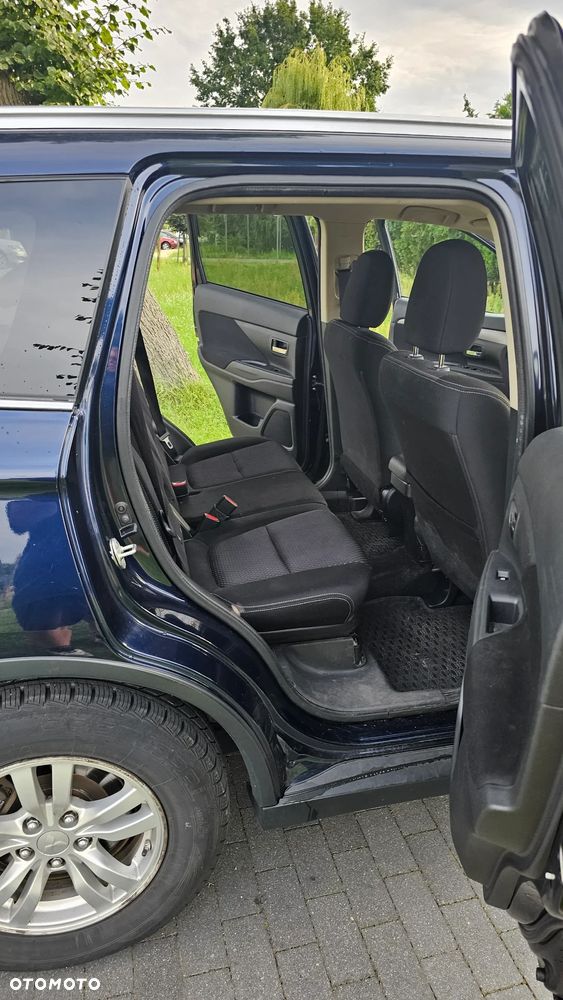 Mitsubishi Outlander - 12