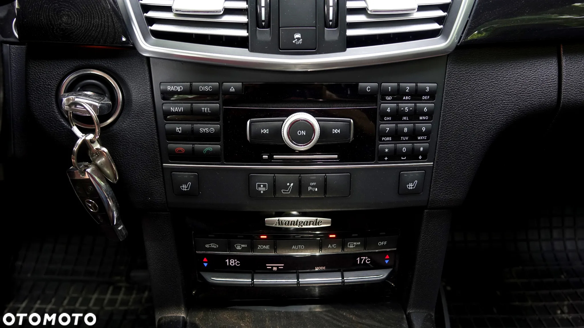 Mercedes-Benz Klasa E 300 CDI DPF BlueEFFICIENCY 7G-TRONIC Avantgarde - 22