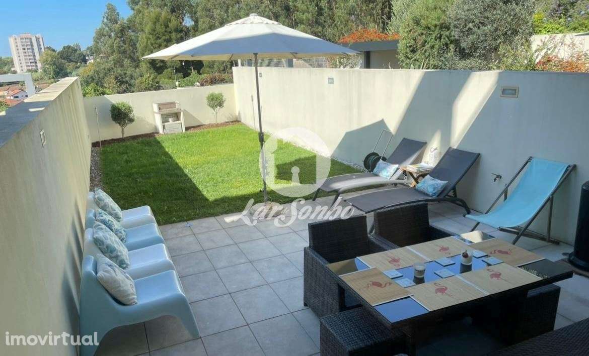 Moradia T4 em Condomínio Fechado com Piscina e Jardim e Garagem Fec... - Grande imagem: 2/29