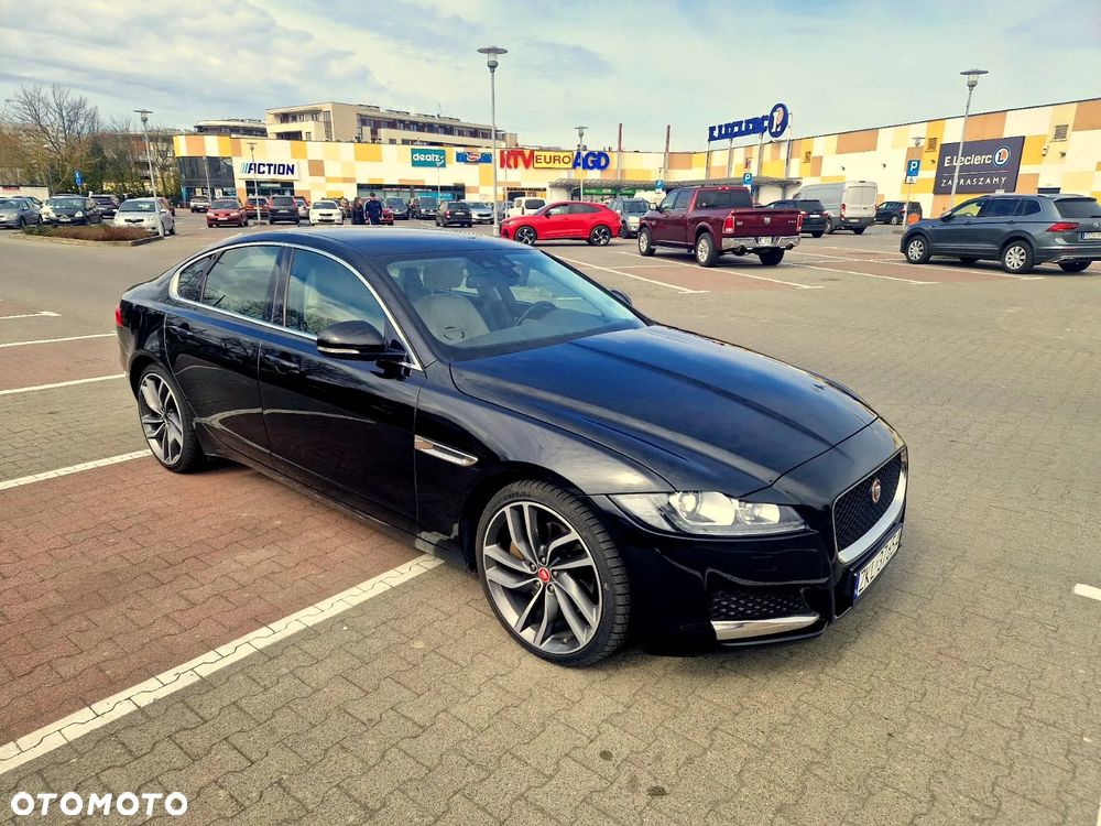 Jaguar XF 3.0 TDV6 Portfolio - 4