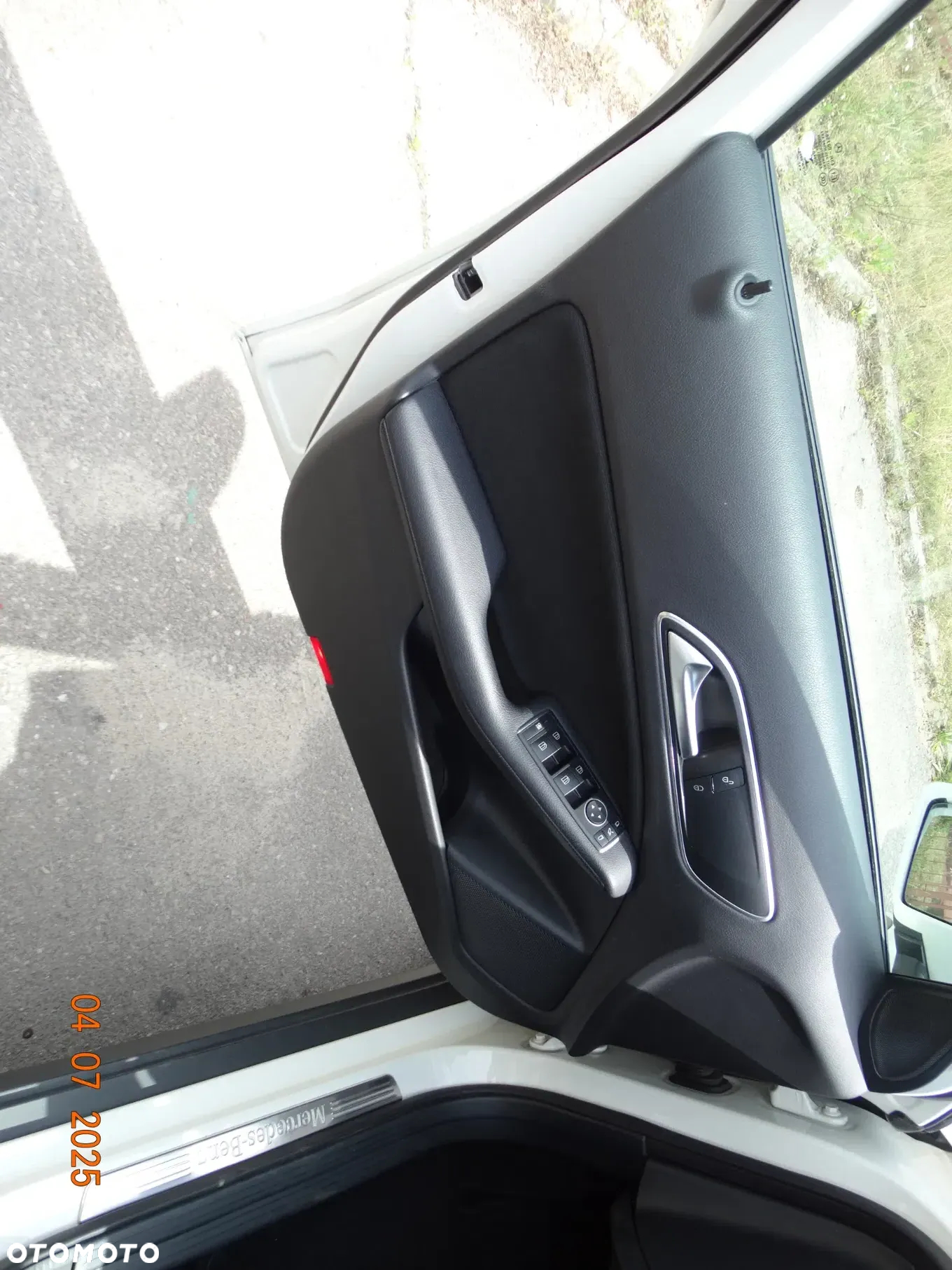 Mercedes-Benz GLA 200 7G-DCT - 14