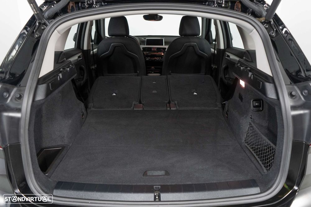 BMW X1 25 e xDrive Corporate Edition - 13