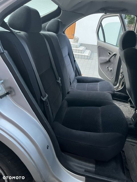 Honda Civic 1.4i - 8