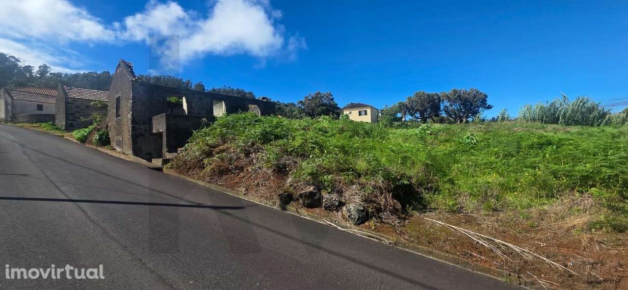 Ruínas com 1200 m2 de Terreno - Grande imagem: 4/11