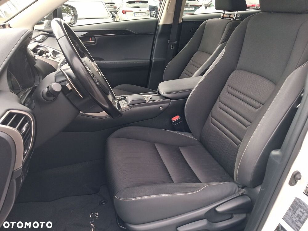 Lexus NX 300h Business Edition AWD - 10