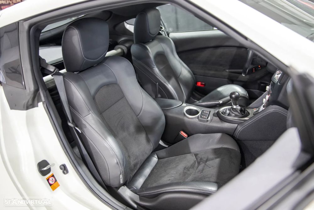Nissan 370 Z Standard - 18