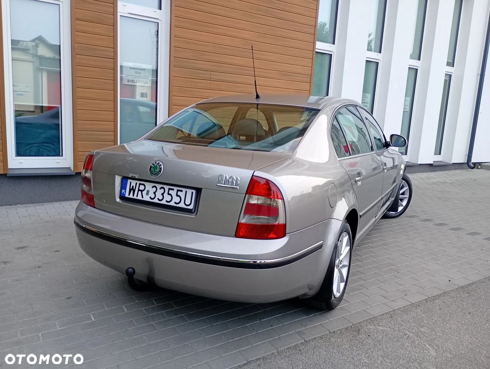 Skoda Superb 2.0 TDI DPF Platinum - 28