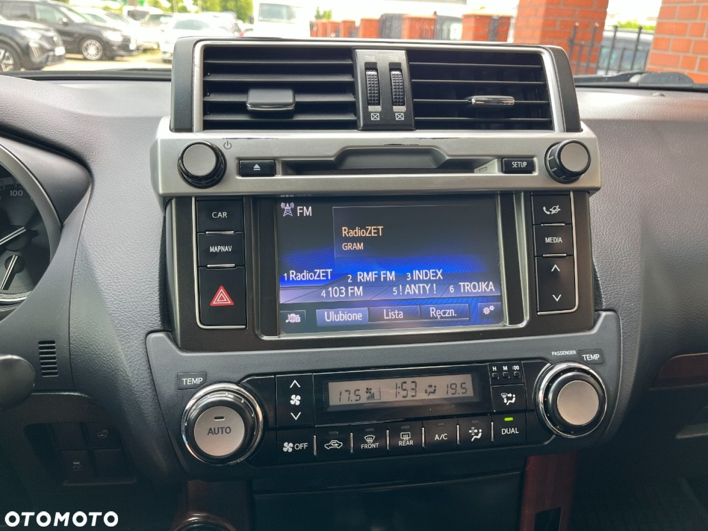 Toyota Land Cruiser - 10