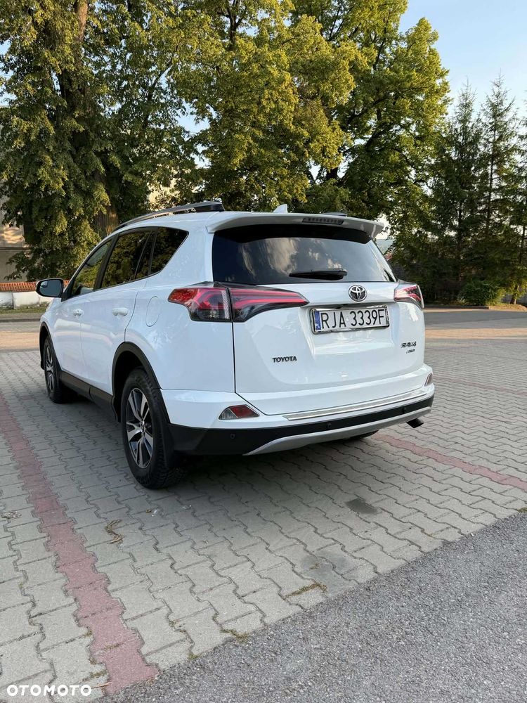 Toyota RAV4 - 4