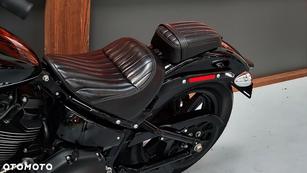Harley-Davidson Softail Street Bob - 20