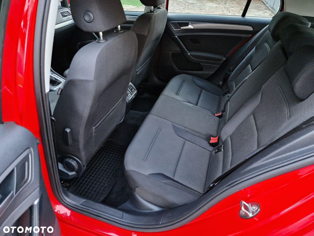 Volkswagen Golf - 11