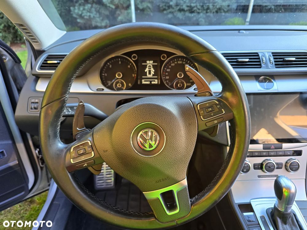 Volkswagen Passat 2.0 TDI Edition 40 DSG - 13