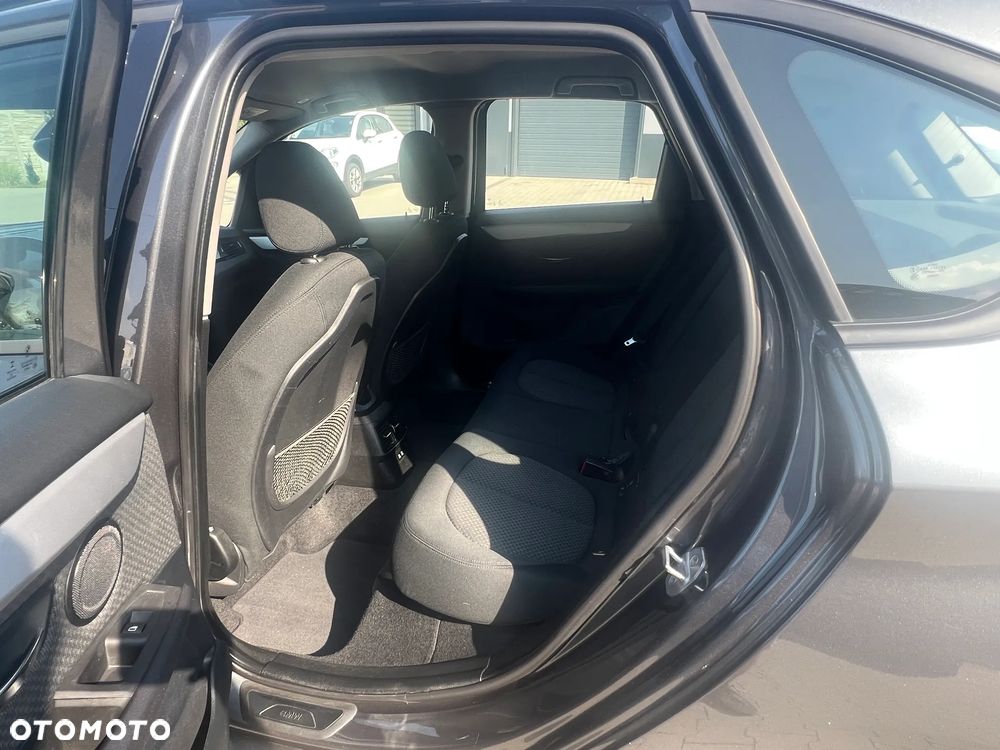 BMW Seria 2 216d Advantage - 12
