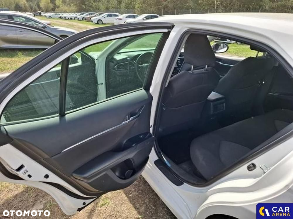 Toyota Camry - 35