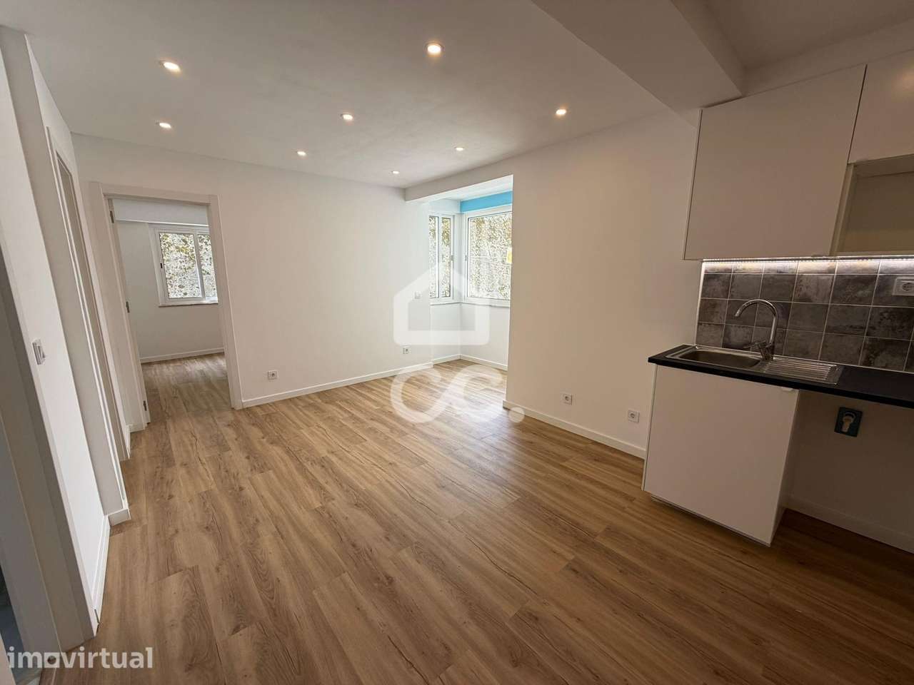 T2 totalmente remodelado na Buraca, Amadora — pronto a habitar - Grande imagem: 2/18