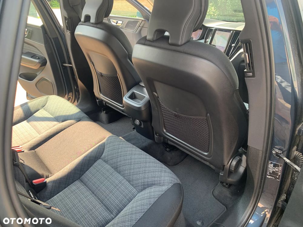 Volvo XC 60 B4 D AWD Momentum Pro - 14