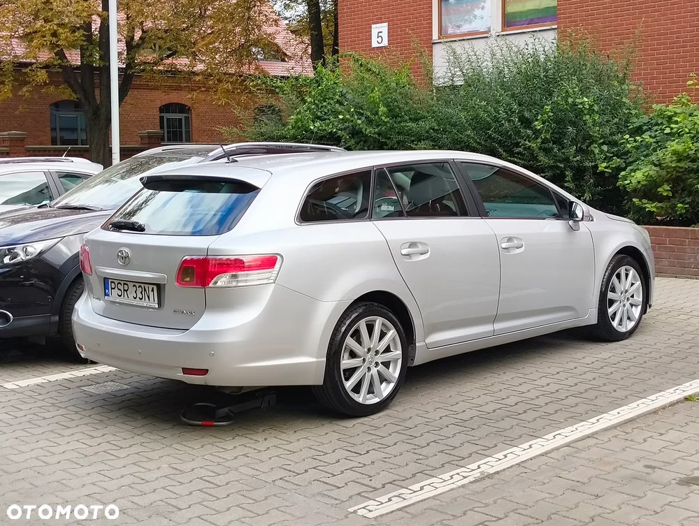 Toyota Avensis 1.8 Sol - 4