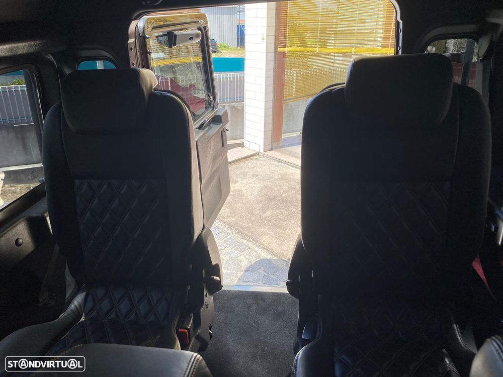 Land Rover Defender 110 2.5 Td5 S - 12