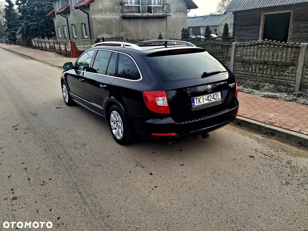 Skoda Superb 1.6 TDI GreenLine - 11