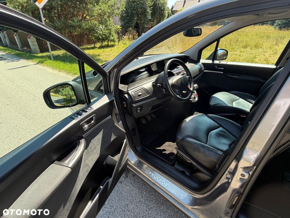 Peugeot 807 2.0 HDi Premium Grand Prix - 13