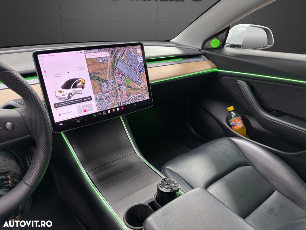 Tesla Model 3 - 11