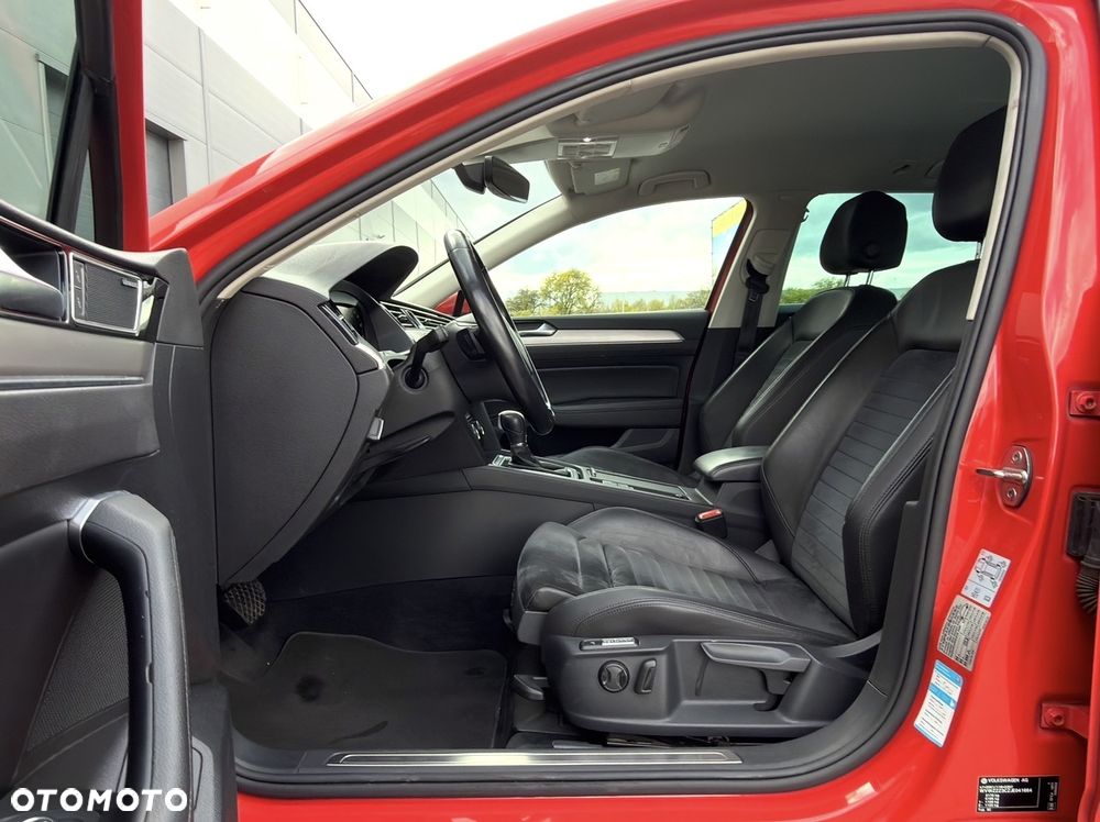 Volkswagen Passat 2.0 TDI SCR DSG Highline - 33