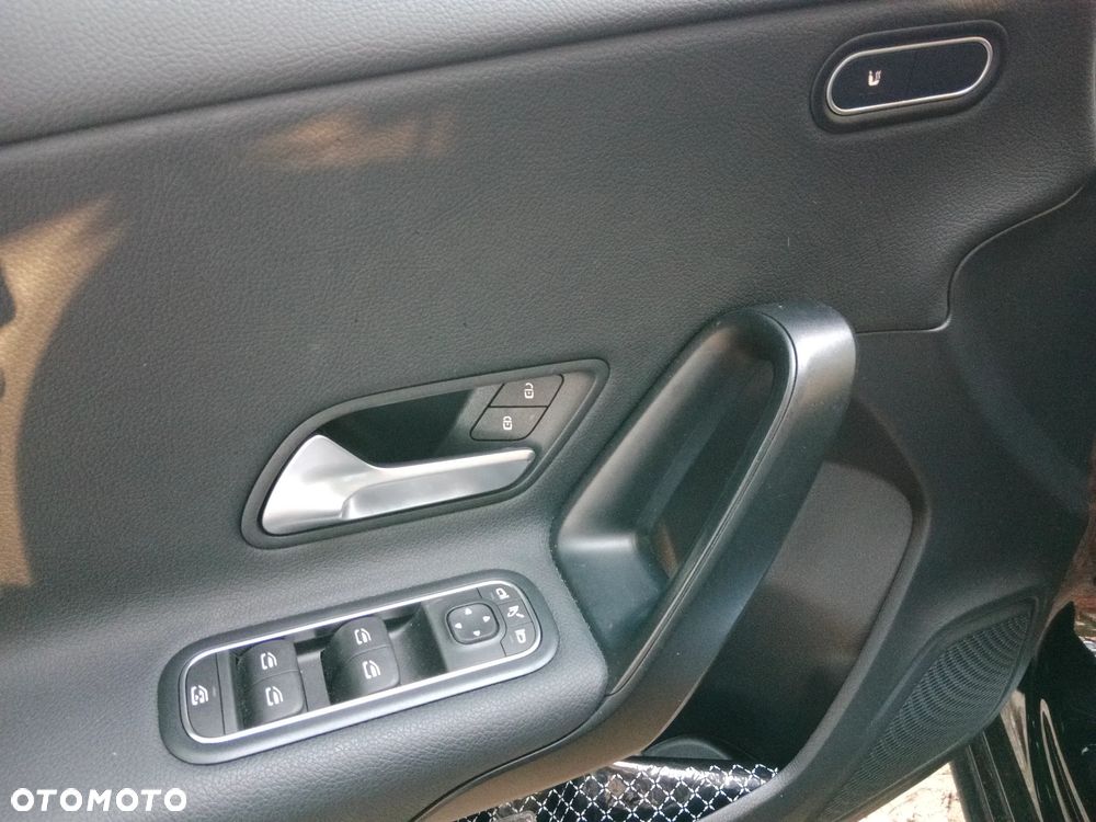 Mercedes-Benz Klasa A 200 d 4-Matic 8G-DCT - 5