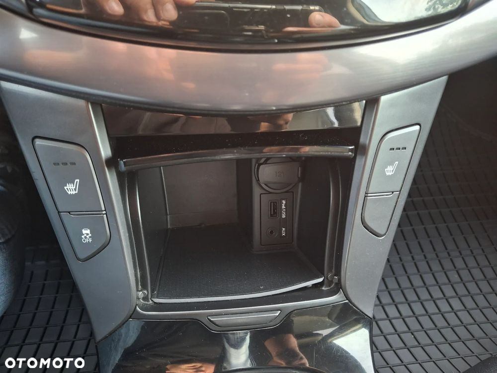 Hyundai i40 i40cw 1.6 Fifa World Cup Edition - 34