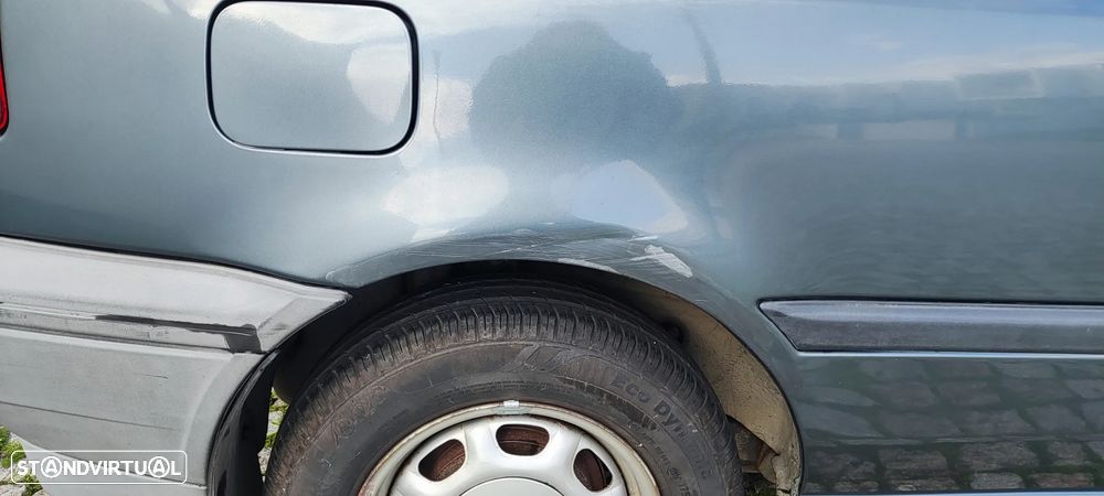 VW Golf 1.9 D CL - 12