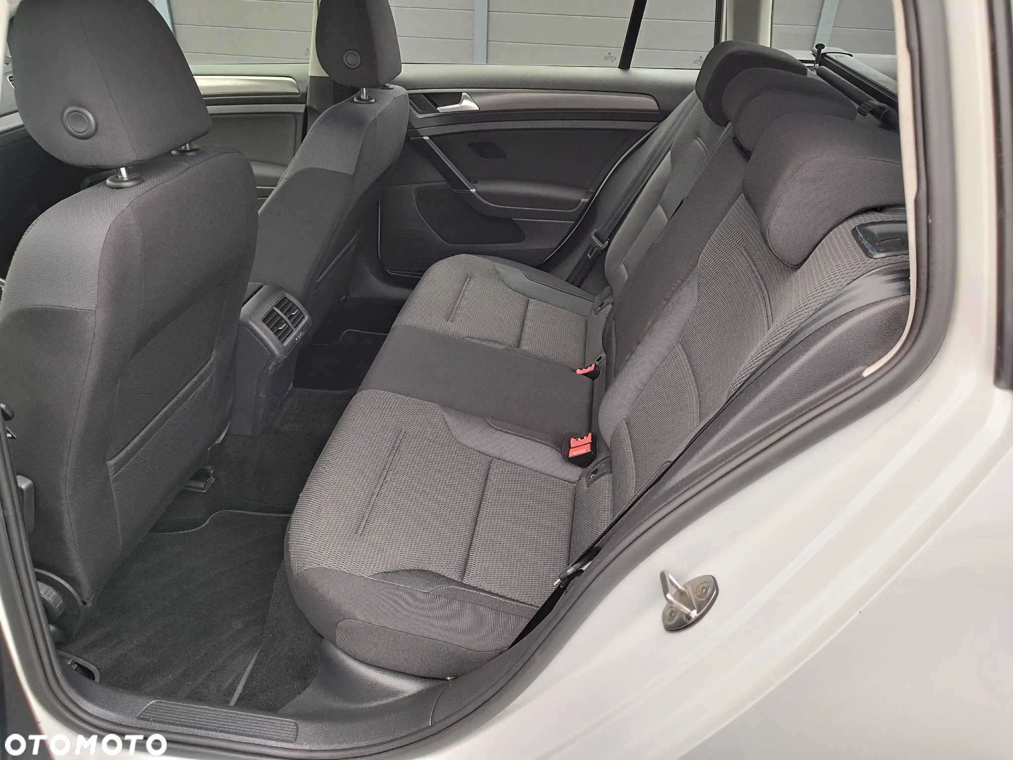 Volkswagen Golf 2.0 BlueTDI Comfortline - 23