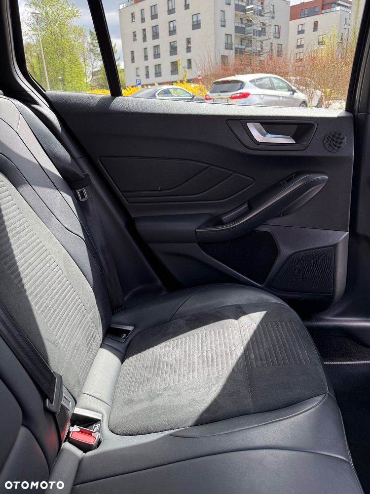 Ford Focus 2.3 EcoBoost ST X - 16