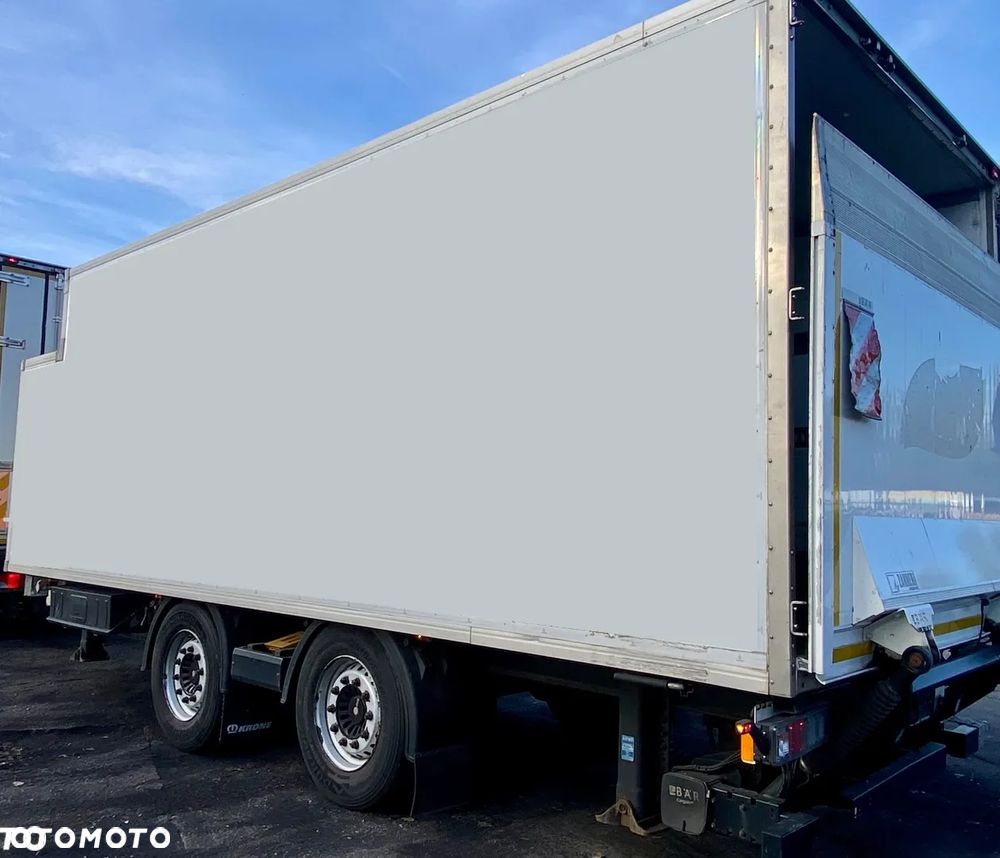 Krone Tandem 2osi Chlodnia Carrier +/-25stopni 47m3 - 4