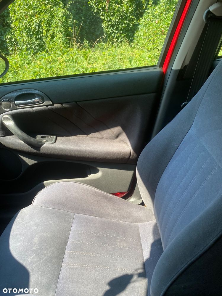 Alfa Romeo 147 1.9 JTDM 8V - 5