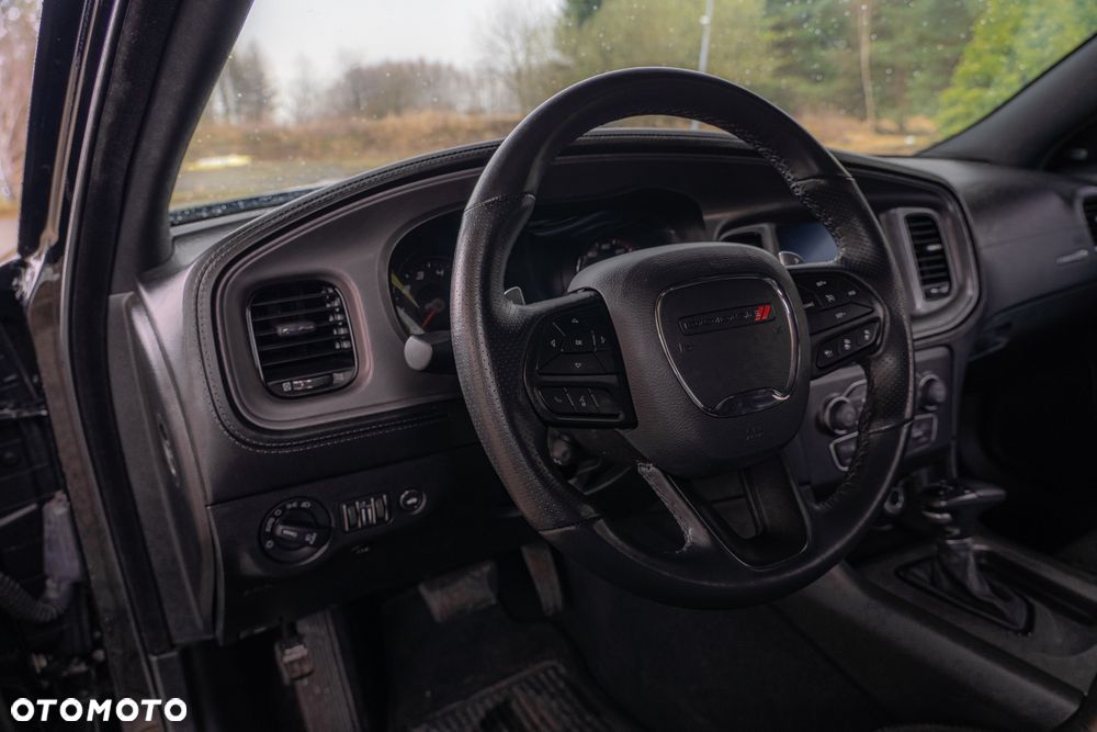 Dodge Charger 5.7 R/T - 17