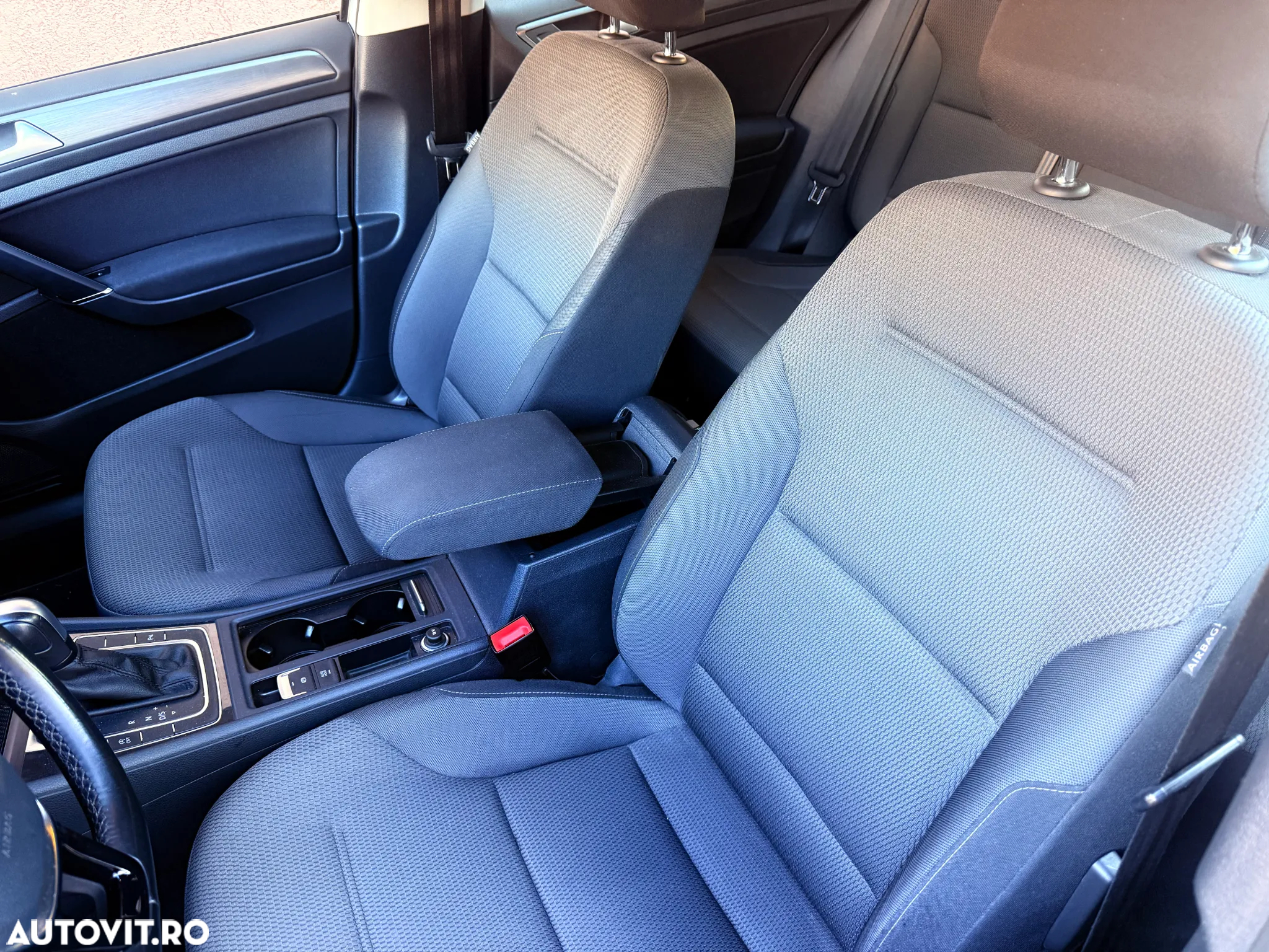 Volkswagen Golf 2.0 TDI SCR DSG Comfortline - 20