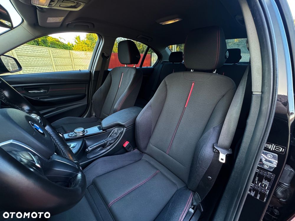 BMW Seria 3 320d Blue Performance Sport Line - 34
