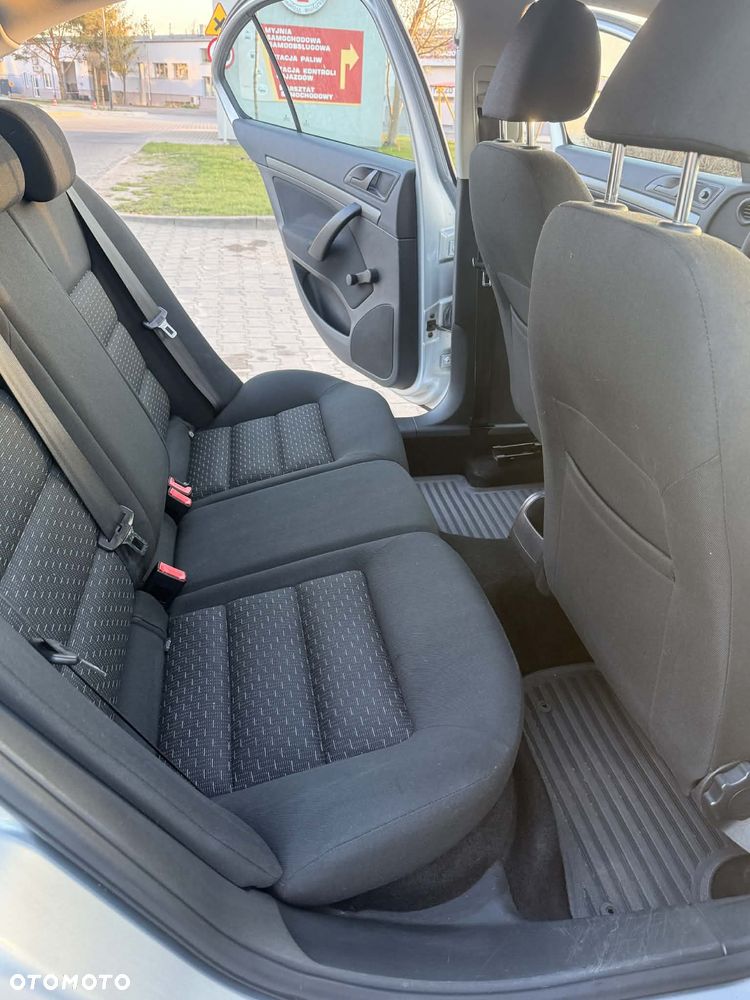 Skoda Octavia 1.6 Tour Classic - 11