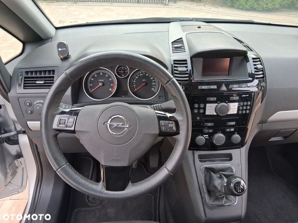 Opel Zafira 1.8 Family Plus - 8