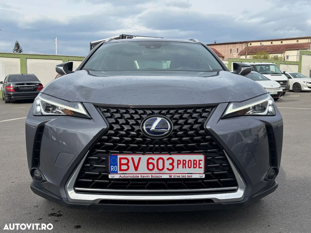 Lexus UX 250h Business Edition - 11