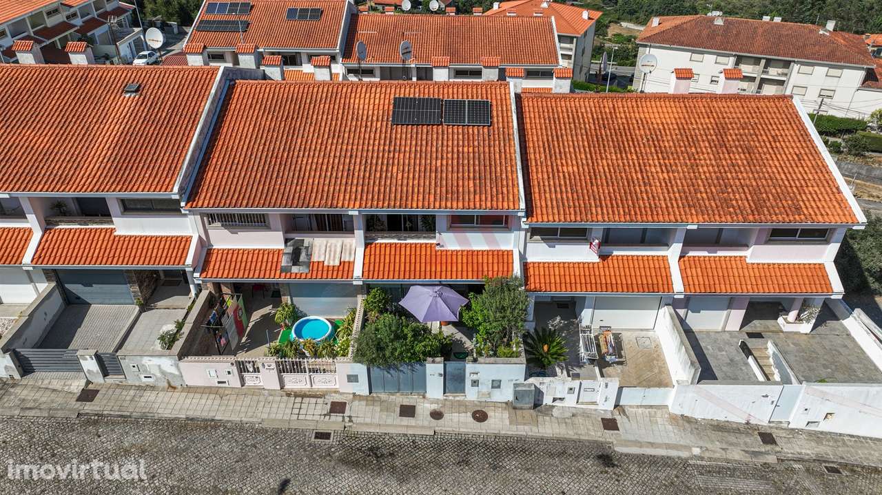 🏡 Moradia em Banda T3 + Armazém – Lustosa, Lousada - Grande imagem: 3/28