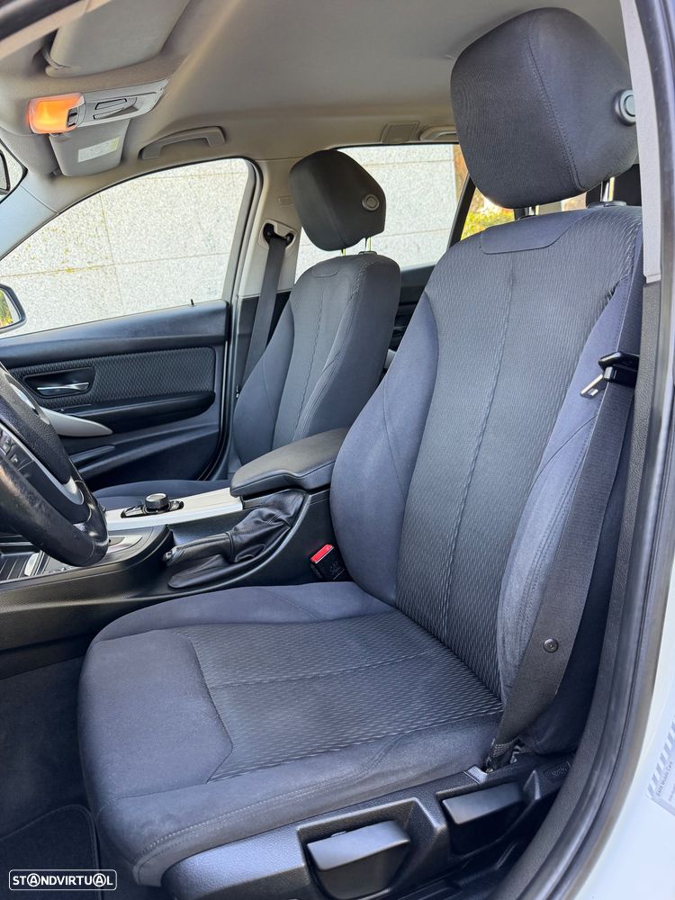 BMW 316 d Auto Line Sport - 14