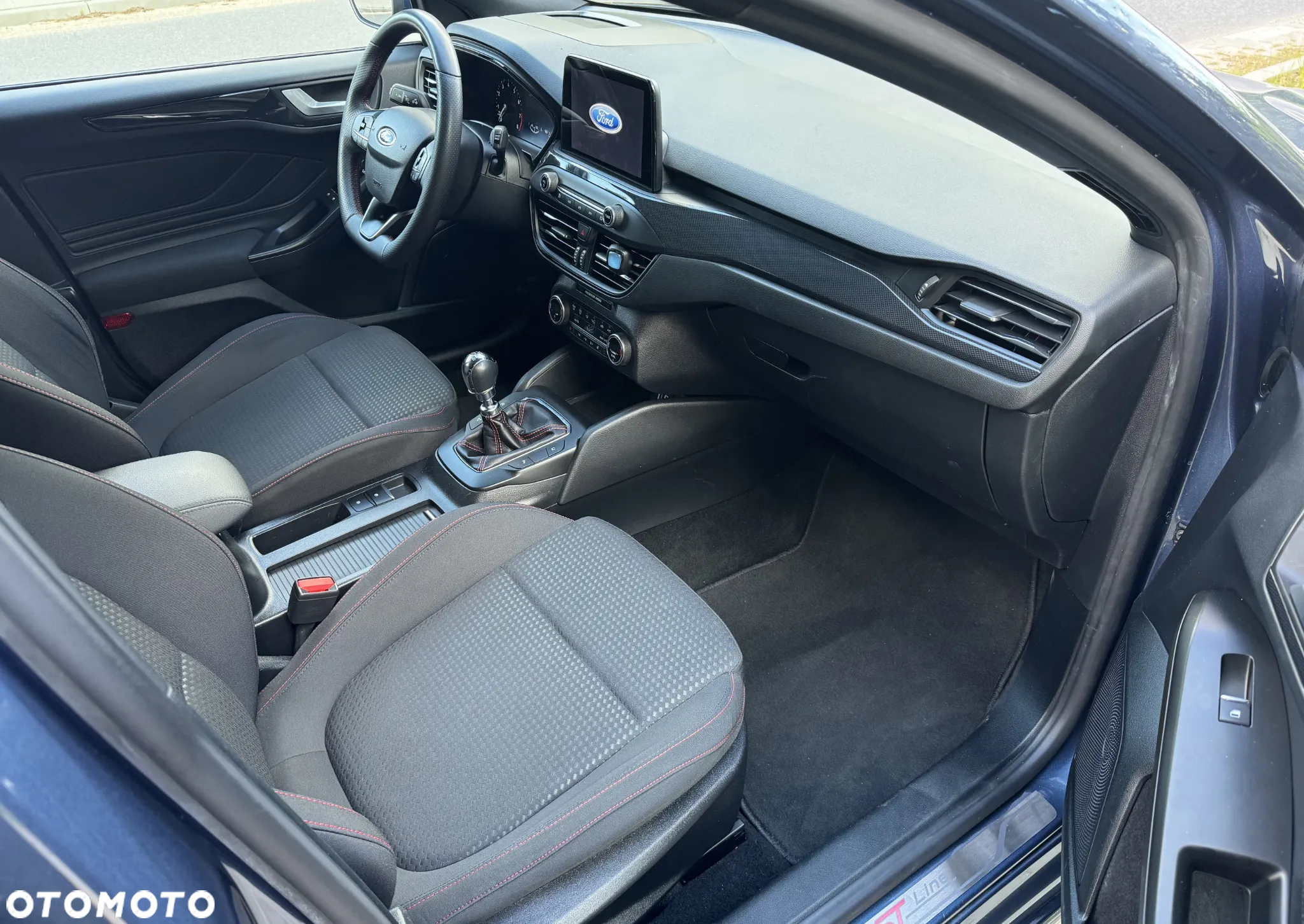 Ford Focus 1.0 EcoBoost Hybrid ST-LINE - 16