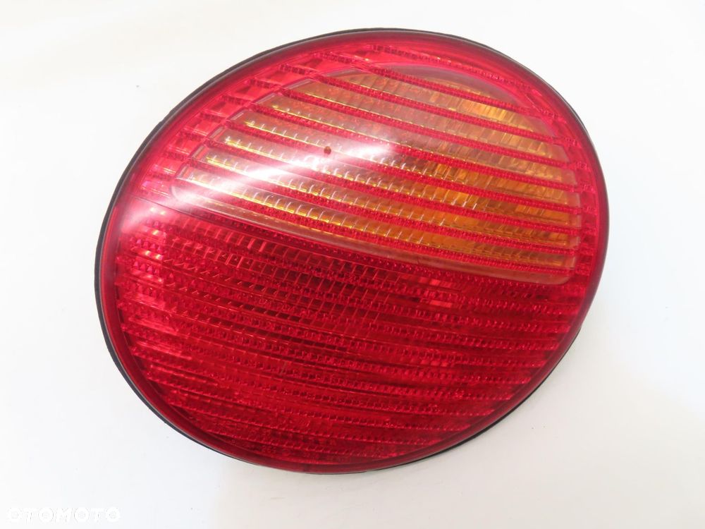 LAMPA PRAWA TYLNA VW NEW BEETLE - 1