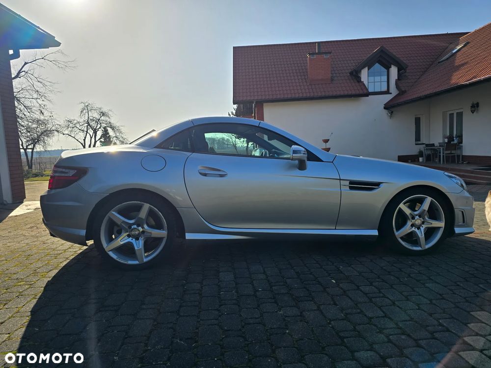 Mercedes-Benz SLK 200 (BlueEFFICIENCY) 7G-TRONIC - 15