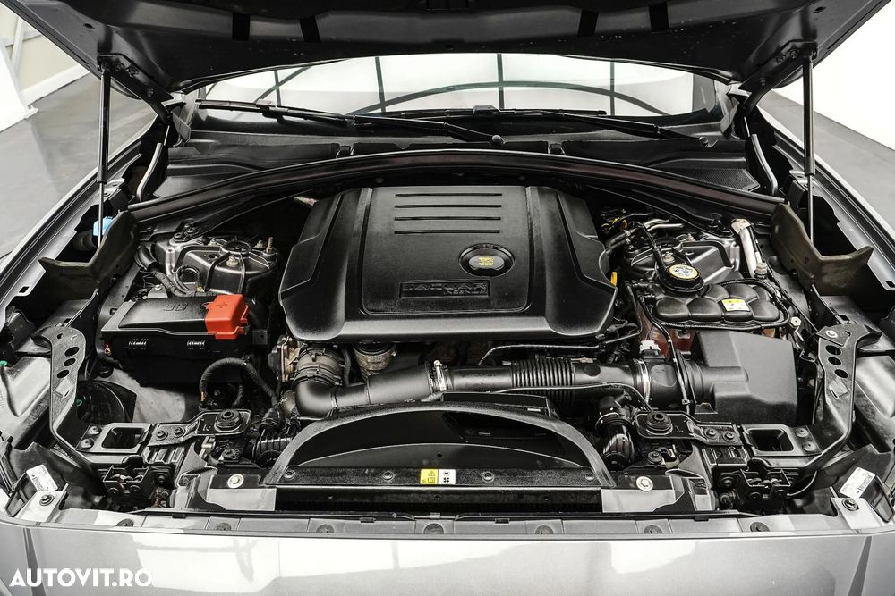Jaguar F-Pace 20d AWD Pure - 34