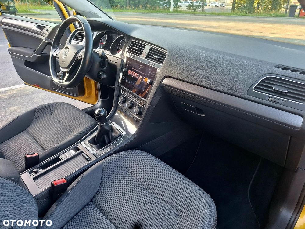 Volkswagen Golf - 19